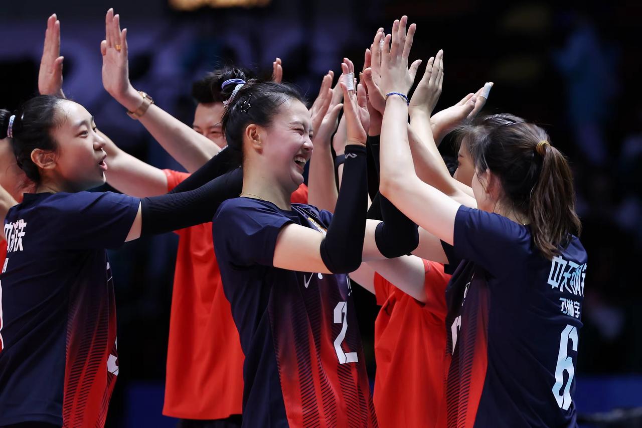 今日全运会女排八强战，看朱婷率领的河南女排能否延续过关斩将的气势打进四强！今