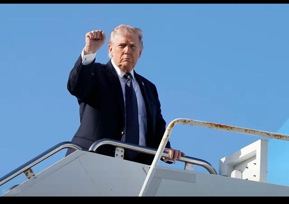 美国总统特朗普准备4月份访华，在这个敏感时刻，美国暂停对台湾出售武器。美国暂停出