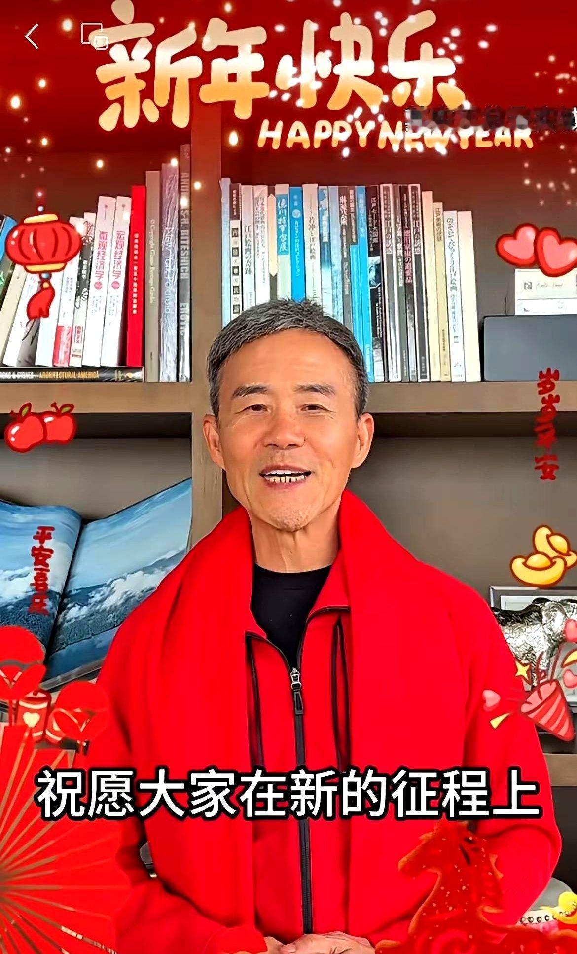 王石75岁了，但头发像刚喷完漆。发际线规整得像用尺子画过，发色均匀得没有一丝过