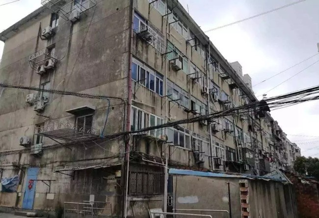 住建部重磅发声！“原拆原建”来了，老破小的春天到了？住建部释放相关信号之后，原拆原建迅速成为大家热议