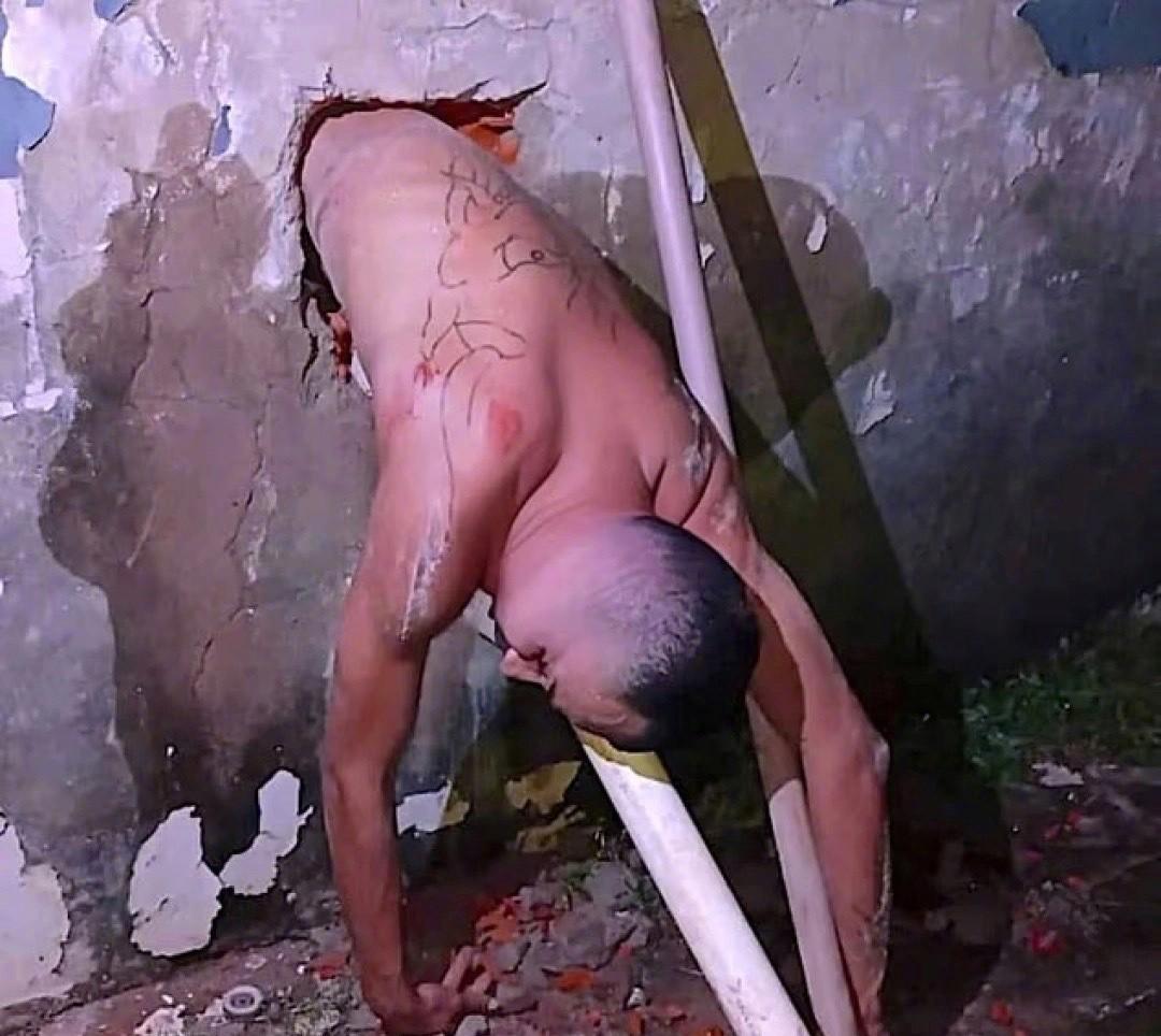 史上特尬越狱来了，差点打自己交代在自己挖的墙洞中！前不久一巴西罪犯花了两天时间把