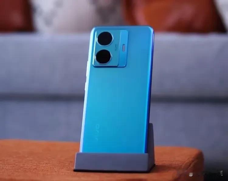 谁说vivo手机卡？我的vivo15e用了将近三年了，一点也不卡，当时是花了两