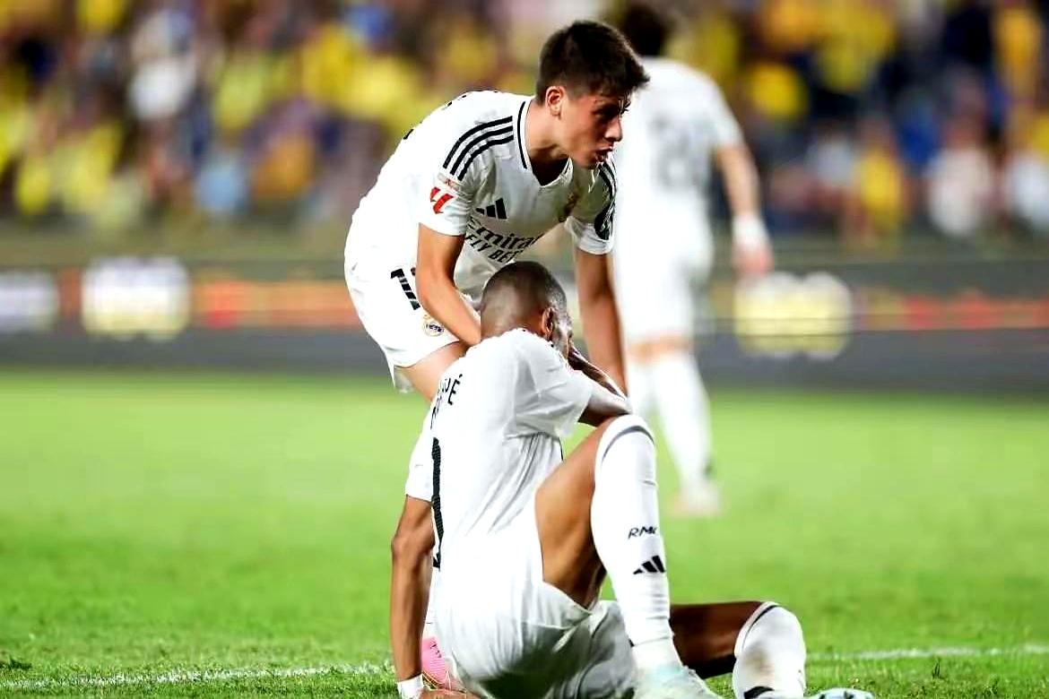 问题是维尼休斯已经证明了自己，阿隆索并没有，姆总也没有。皇马本来团结得好