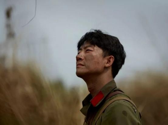 为什么《芳华》刘峰帮了那么多人，倒霉时却没有人帮他一把？原因并不复杂。  