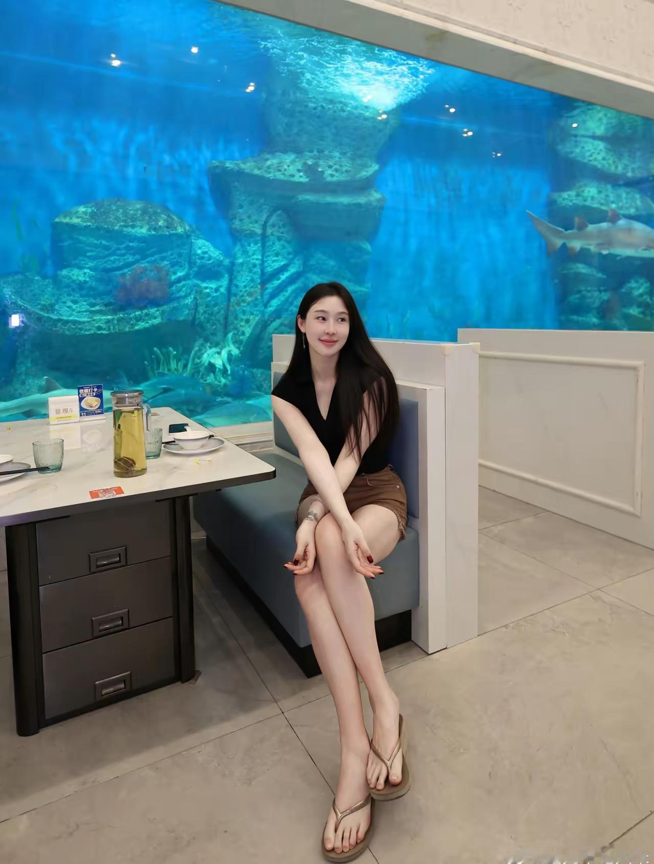 击剑队秦雪刚生完孩子身材都这么好​​​​