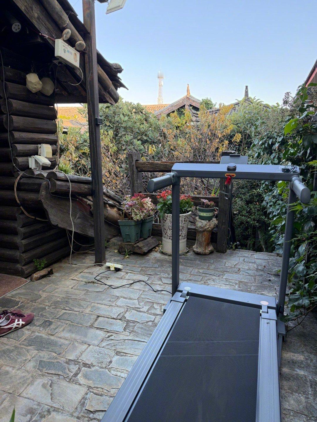 每一次跑步，都是对自己的身心是否仍然轻盈的检验和确认。