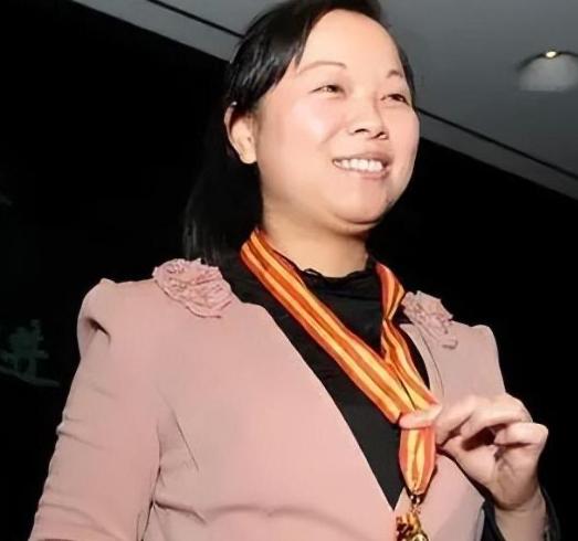 “凭什么好人就该穷！”2011年，杭州2岁女童从10楼掉落，1女子没有丝毫迟疑