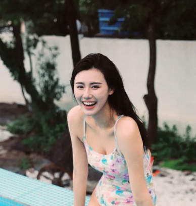 刘湘晒泳衣写真泳坛女神身材与颜值并存