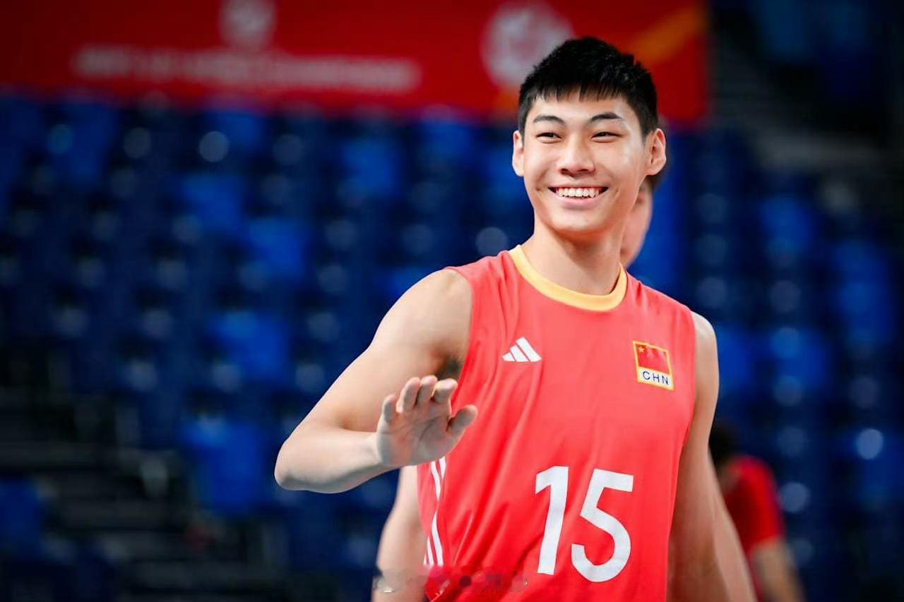 中国U21男排的主攻15号王泊涵，在首场比赛中也拿到了15分，他来自山西，已加盟