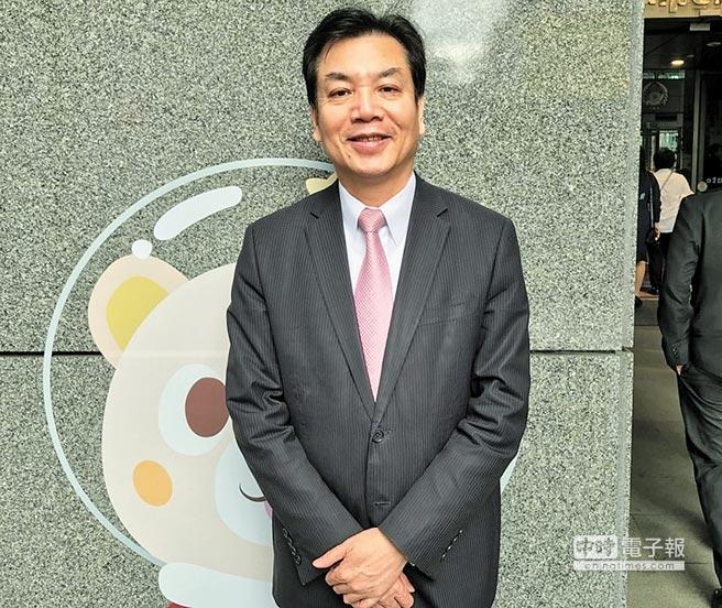 郑丽文高度肯定刘和然一箭三雕新春团拜第一天，郑丽文选择去新北市，在讲话中高