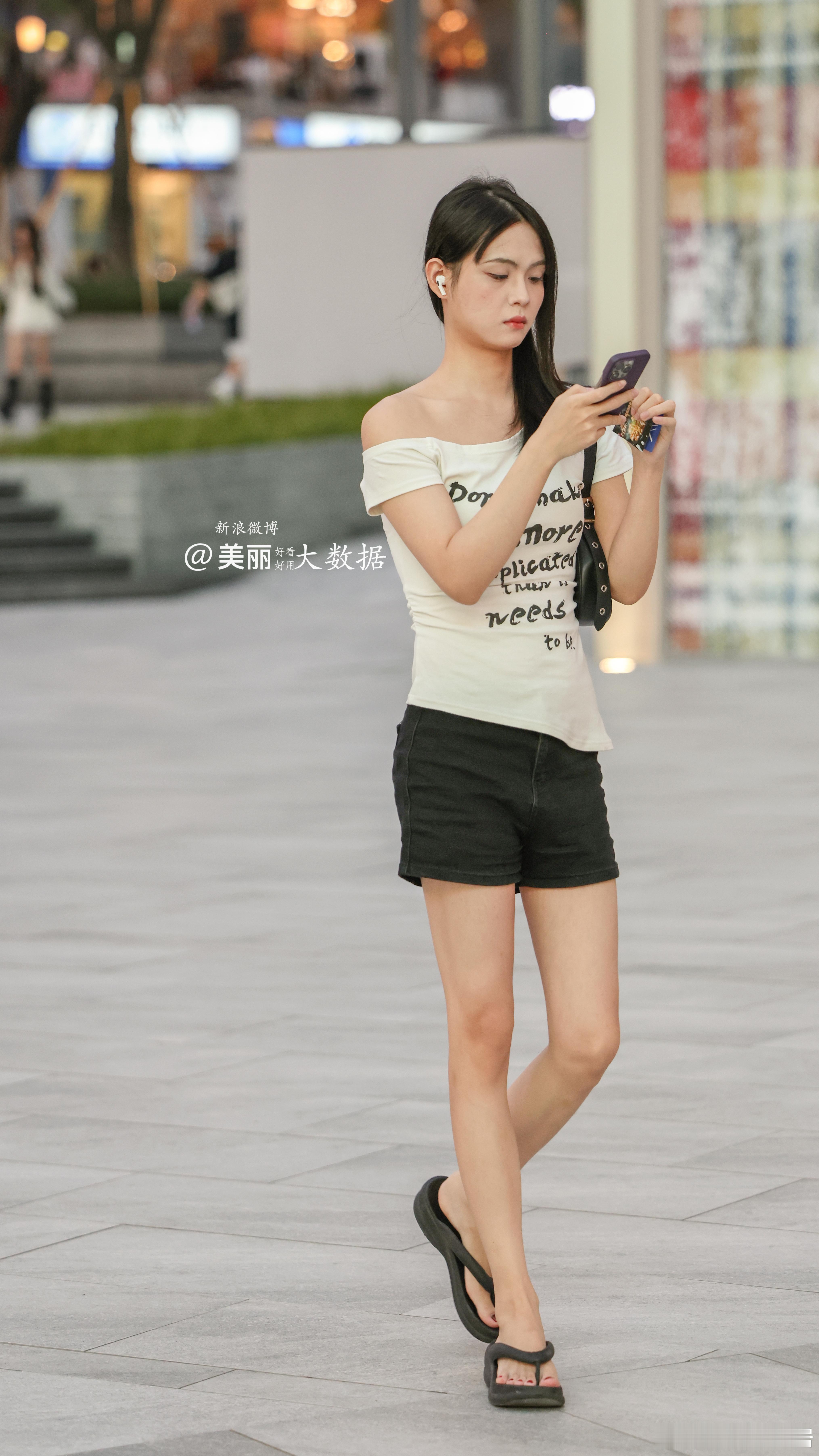生活不易，愿你的每一次低头，都是为了抬头的更高。暖心时刻正能量​​​