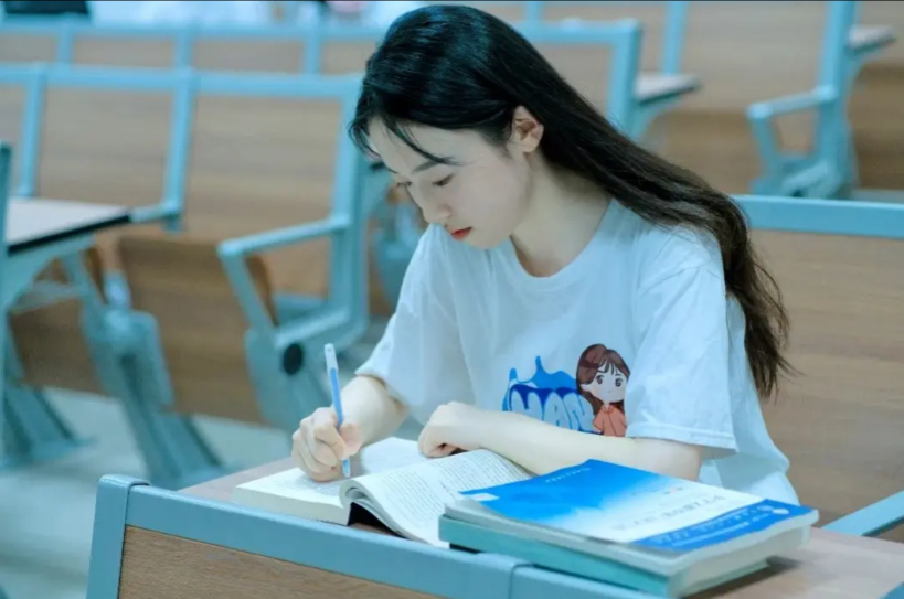 理科女学霸最适合选择哪个专业？第一，从目前国家战略需求出发，理科生，选择新工科