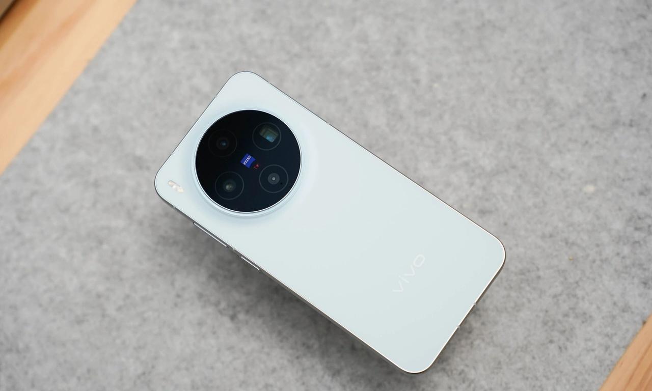 我的建议，vivoX300不要瞎买现在购买手机根本看的不是价格，而是你买的手机