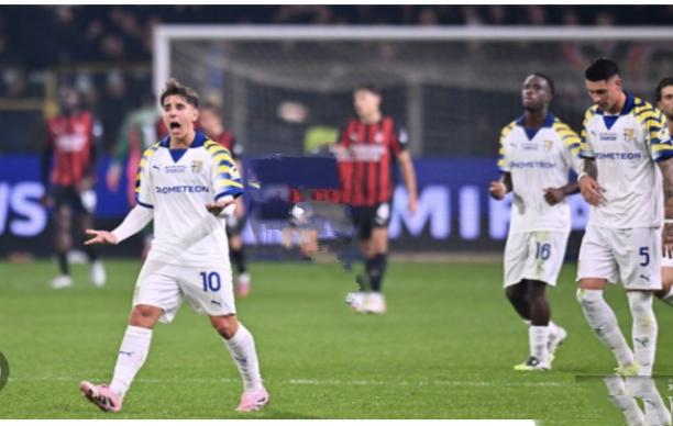 🇮🇹队服换成90年代了为什么队员不也学学90年代重用本土94年世界杯，