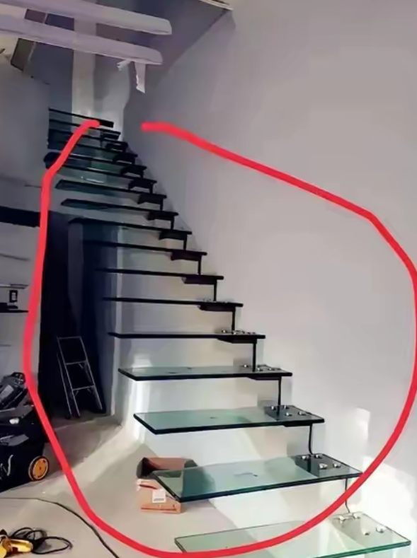 能设计这个梯子的人，想过后果吗？