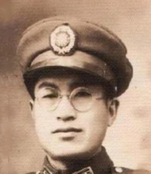 1951年冬天，抗日名将、国军中将李延年在台北监狱被释放出来，可是被释放出来后的