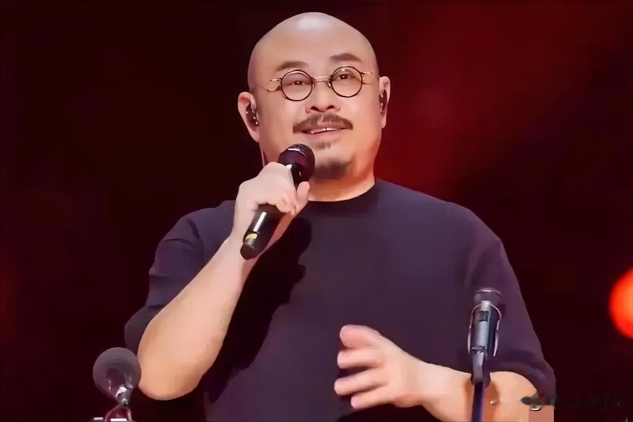 网友都在盼刀郎能登上2026年春晚的舞台！马上快过年了，每年的这个时候网上就传