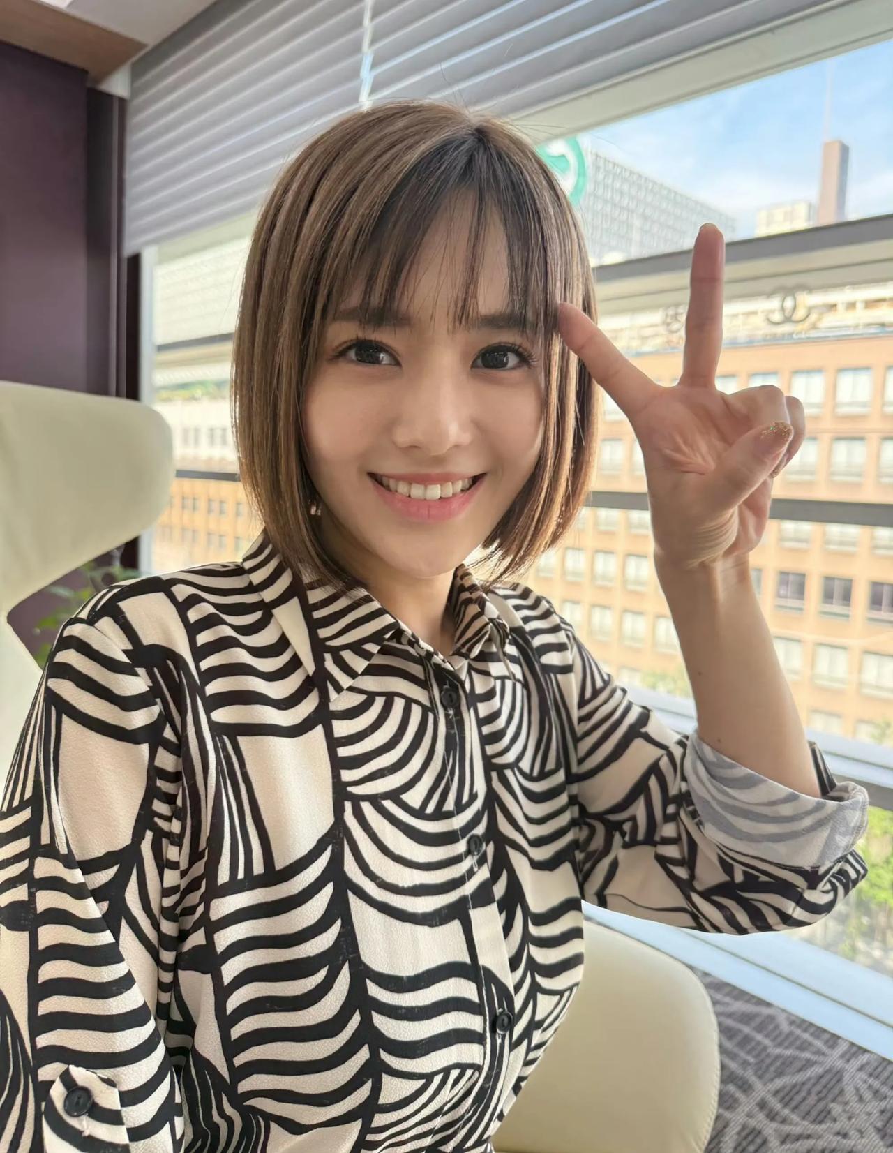 41岁苍井空近照曝光。今天（6月13日），博主曾颖发文称，和苍井空酱在一起，