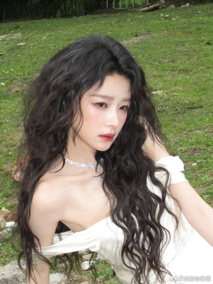 孙怡VOGUE出发ccd孙怡ccdccd直出无滤镜也绝美！孙怡VOGUE出发造
