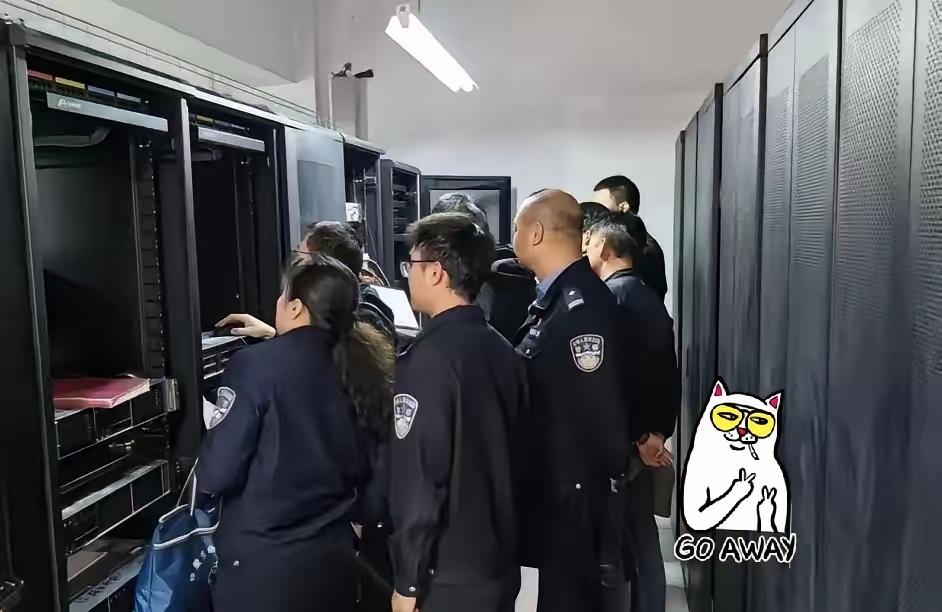 兰州某高校这次栽了。网警在日常检查中，发现该校服务器日志有异常，顺藤摸瓜一查