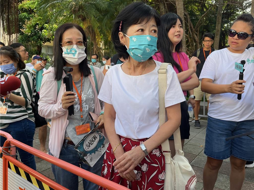阅兵的力量有多大？  阅兵前，柯文哲的老婆哭诉，要到北京告状，台当局调查一