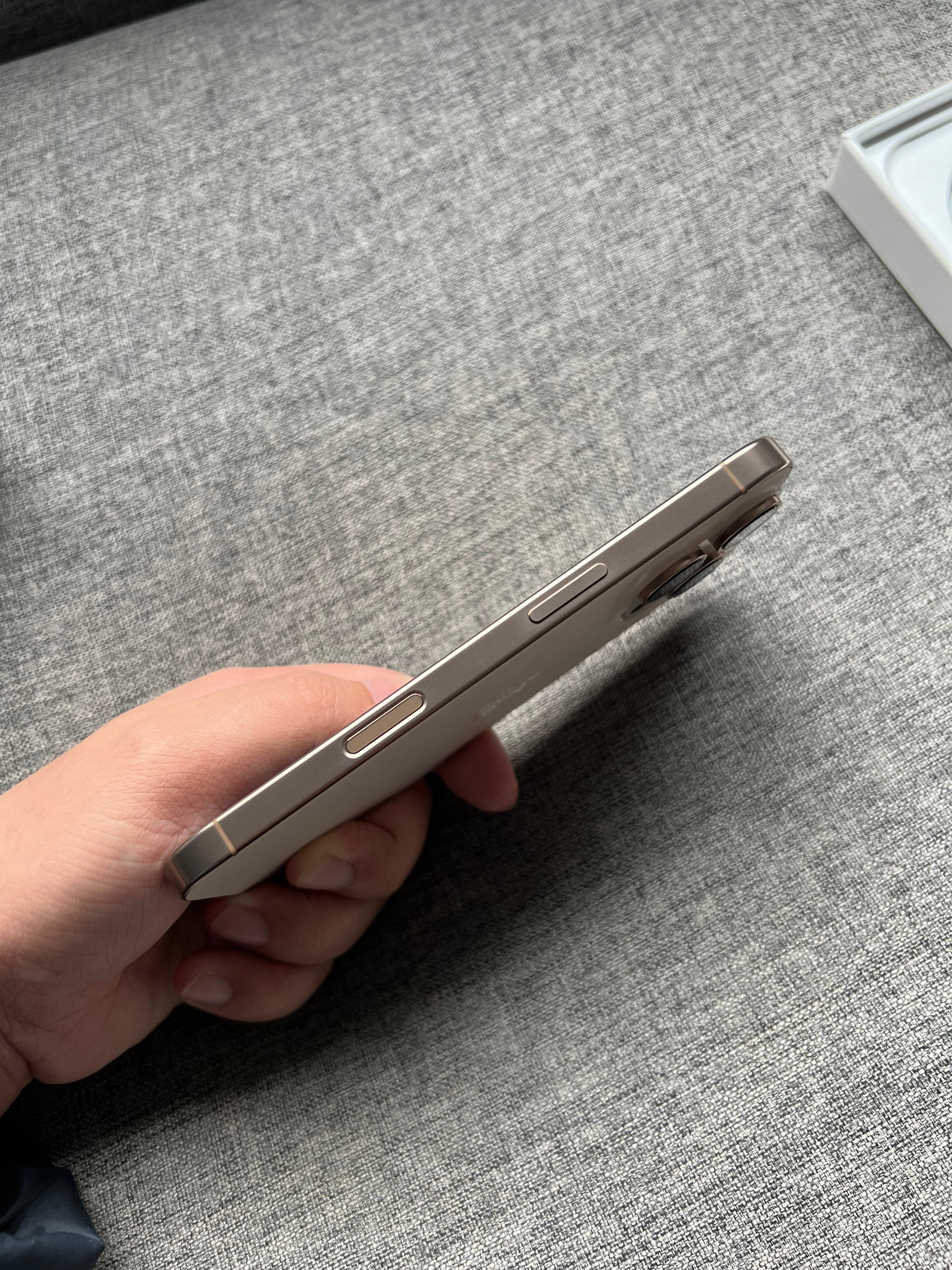 国行iPhone16Pro256G沙漠色，外观99新，🔋效率87，店保三