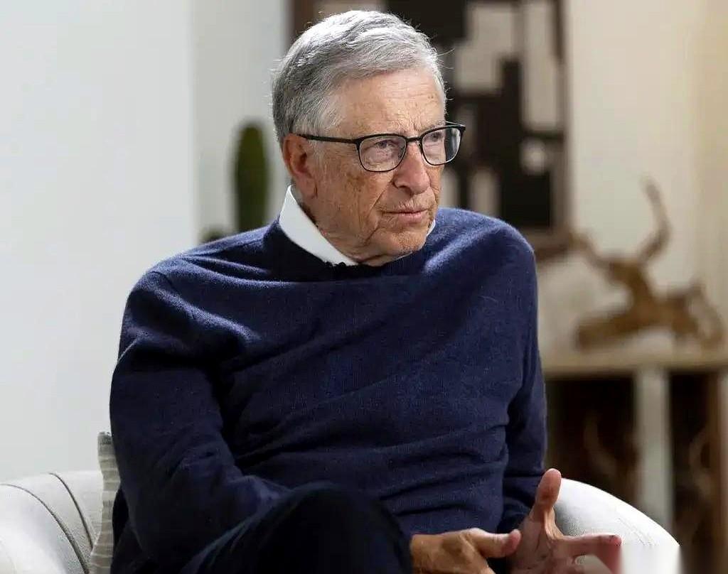 比尔盖茨最近那几句话，真给我看出一身冷汗。他说，十年都用不了，现在好多人干的活