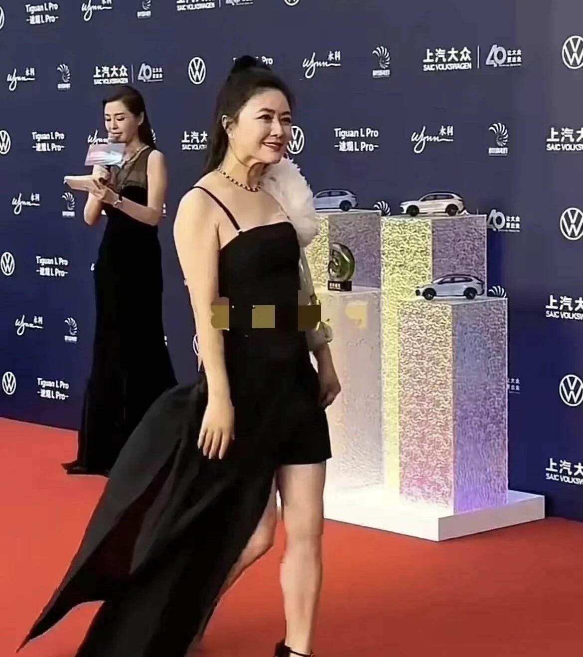 岁月不饶人啊，曾经再好看的美人，现在也老的跟普通大妈差不多了，岁月连女神也不放过