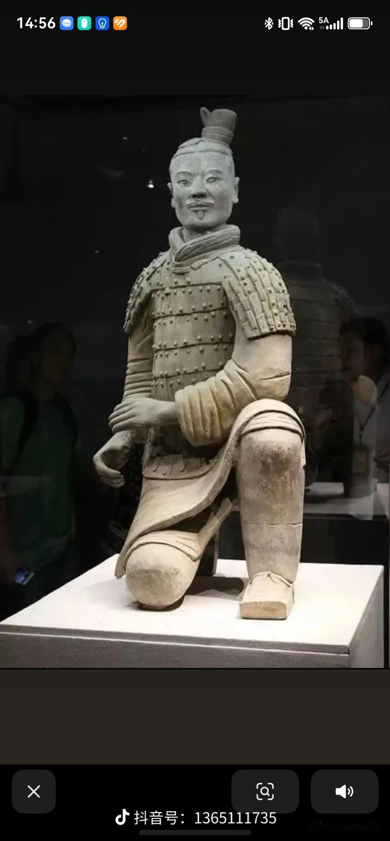 董宇辉你个大忽悠，你把刘浩存那娃忽悠得一愣一愣的，实在是太搞笑了，昨天董宇辉在《