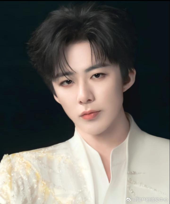 1.王岳伦最近挺开心的，主要是因为“有后”了，现在他更顾不上那大女儿了。2.鹿晗