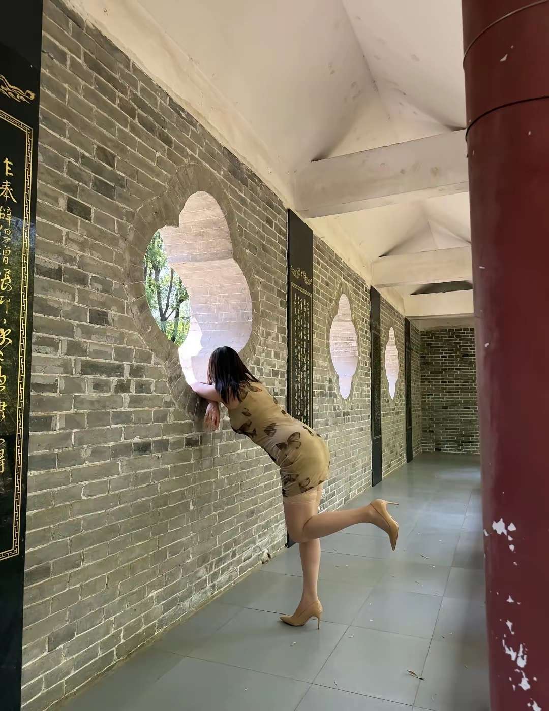 丈母娘五十多了还总是穿旗袍