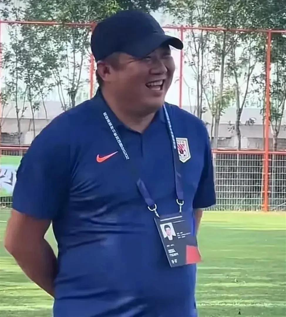 泰山队换帅，崔指导下课，大概率会换上本土教练，没有钱是根本原因。有一个教练非常适