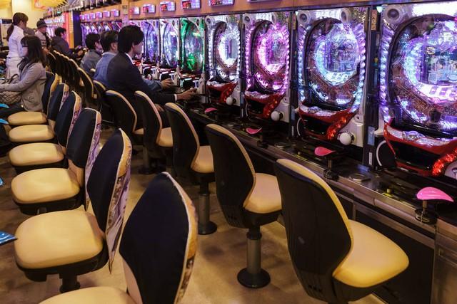 日本&ldquo;柏青哥&rdquo;是个什么样的东西? 多少人为了它家破人亡 带你看看