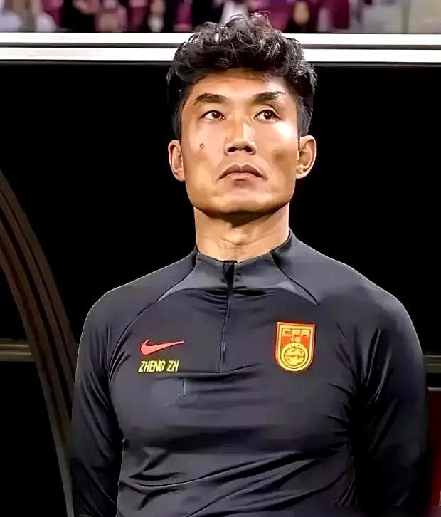 球队冲到中超第二，主教练却冷着脸说我们只求保级。　　8月2日青岛德比，西海岸2