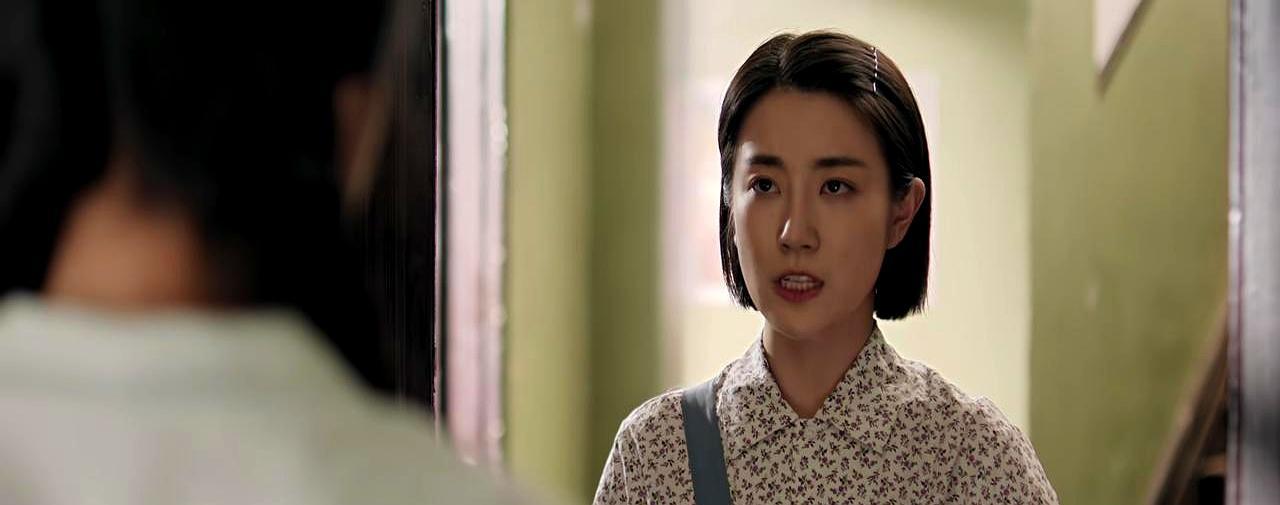 那些打着关心名义来敲门的人，往往最盼着你过得惨。冯琳死死盯着费霓脖子上的创