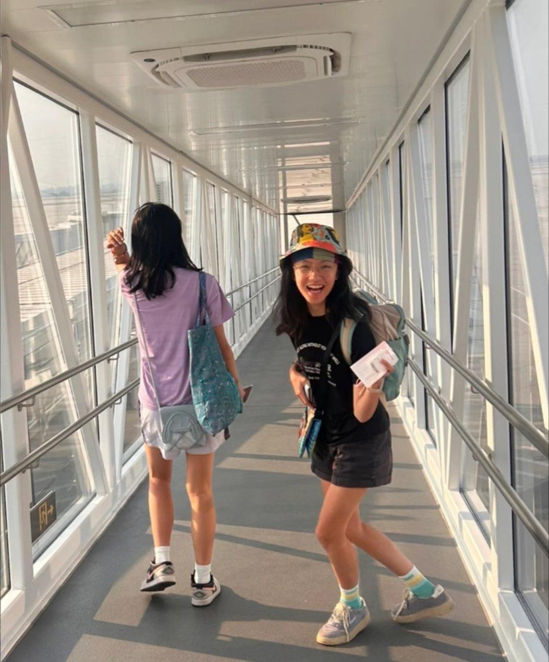 出国旅行信息差出去走走看看不一样的风景、风土人情，眼界都变宽了。不用纠结去哪，开