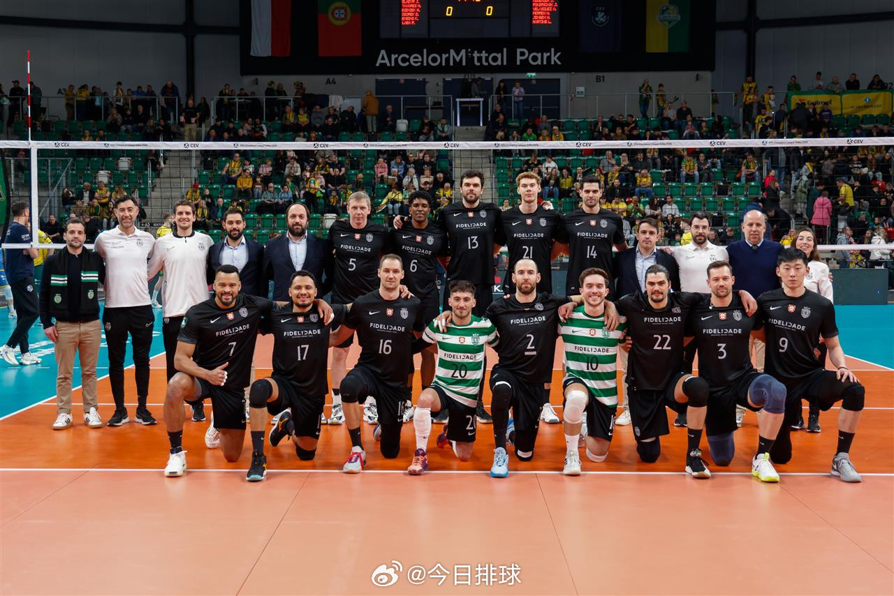 2025-2026葡萄牙男排联赛常规赛共22轮比赛上周末结束，李咏臻效力的里