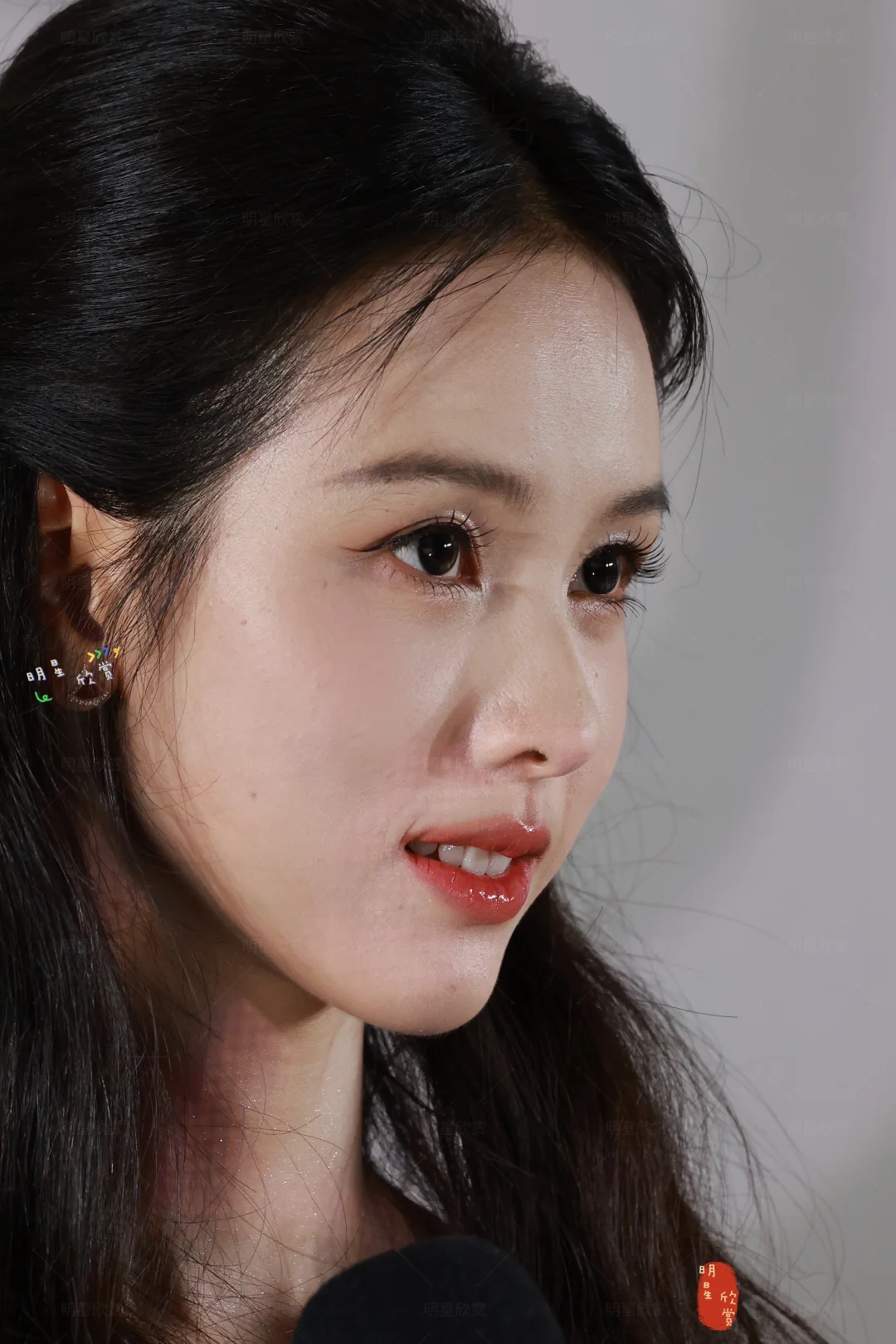侧脸萌萌哒的兔子嘟