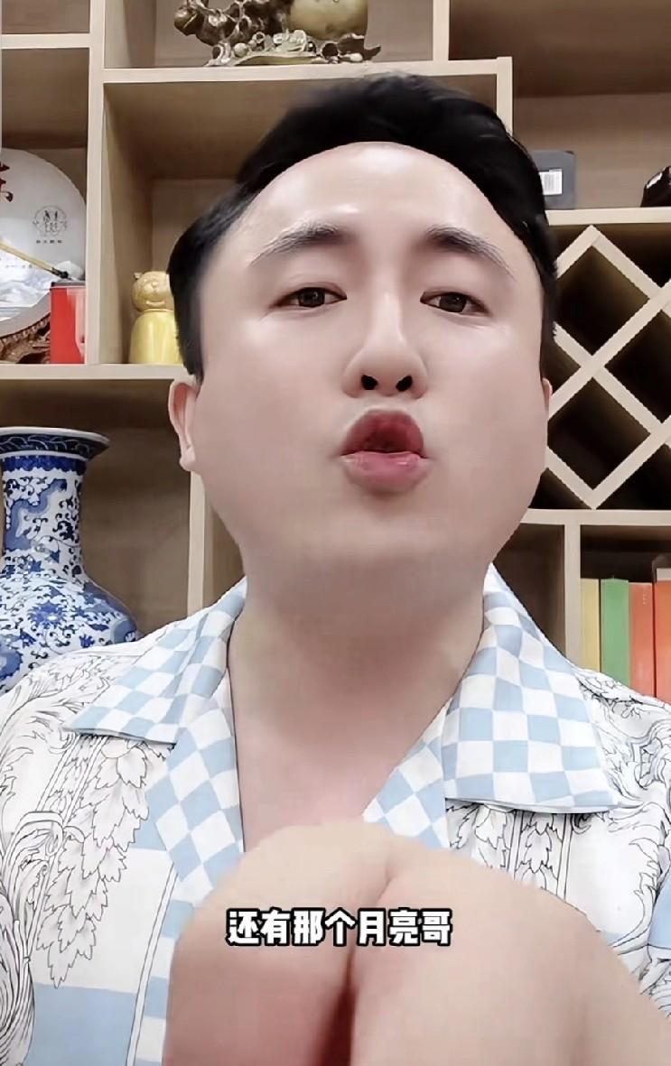 九天说散打从当年给老葛当爹，到现在变成给老葛当儿子心里肯定不得劲了，关键心态不好