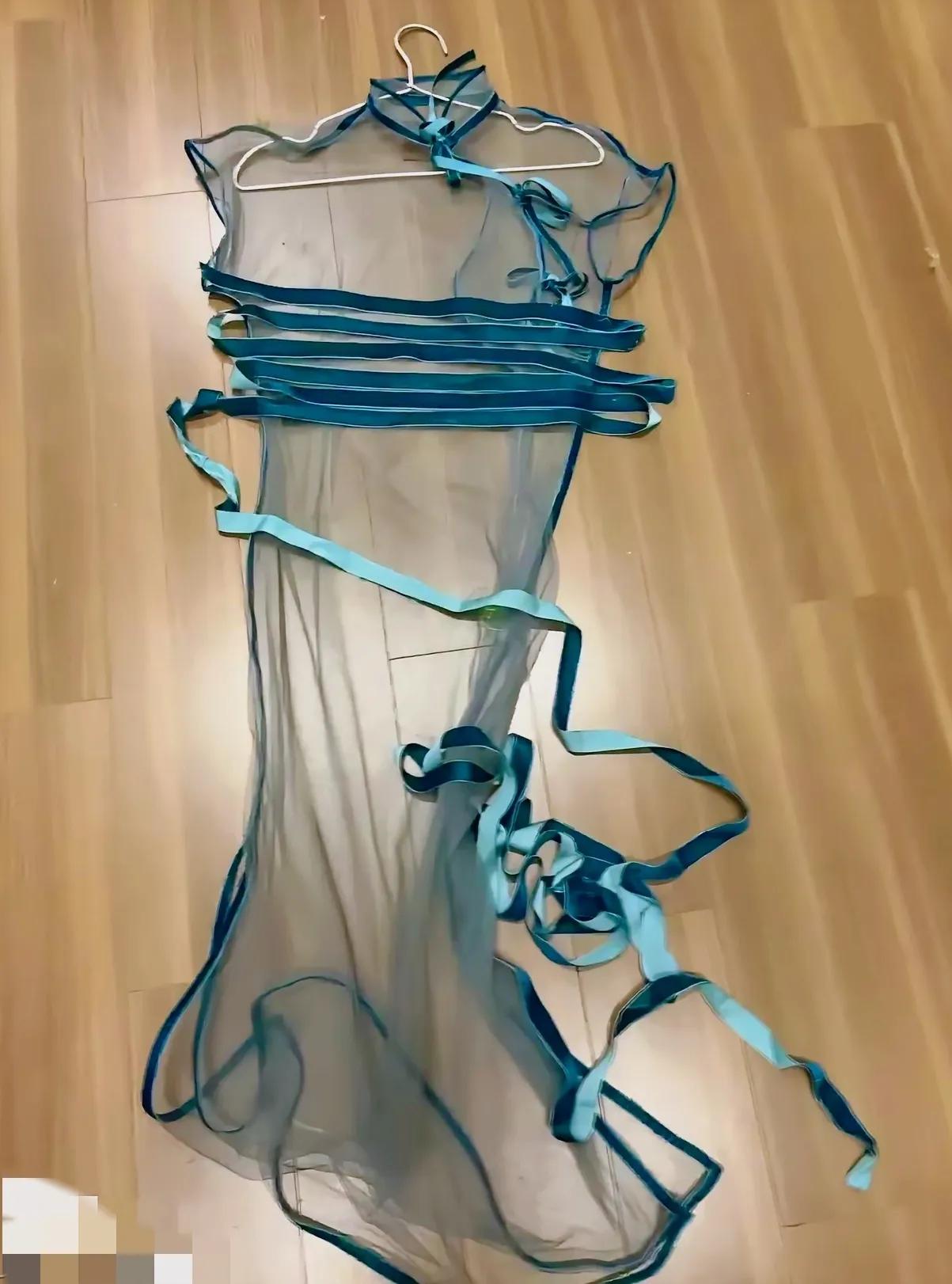 今天菜鸟驿站给我打电话，让我去拿快递，我记得这两天没有买东西呀，回到家打开快递又