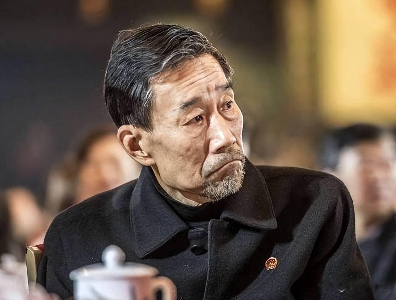 秦焰走了，李雪健双耳失聪，给所有拼命赚钱的人上了一课。那就是命永远比钱重要，