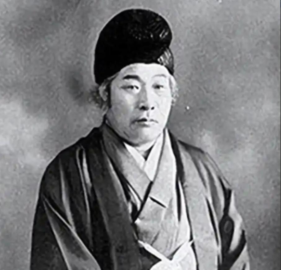 怪不得日本这么着急想跟咱们打一仗，日本出了个特别神的预言家叫王仁三郎，他最出名的