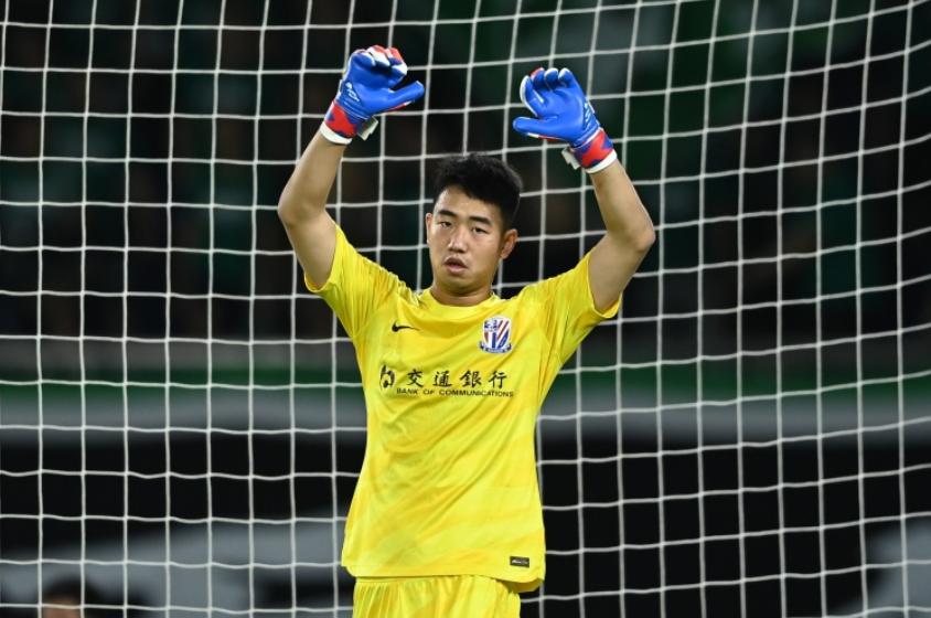 鲍亚雄的离队，让申花的门将乱成一锅粥！申花的门将鲍亚雄官宣离队加盟云南玉昆！