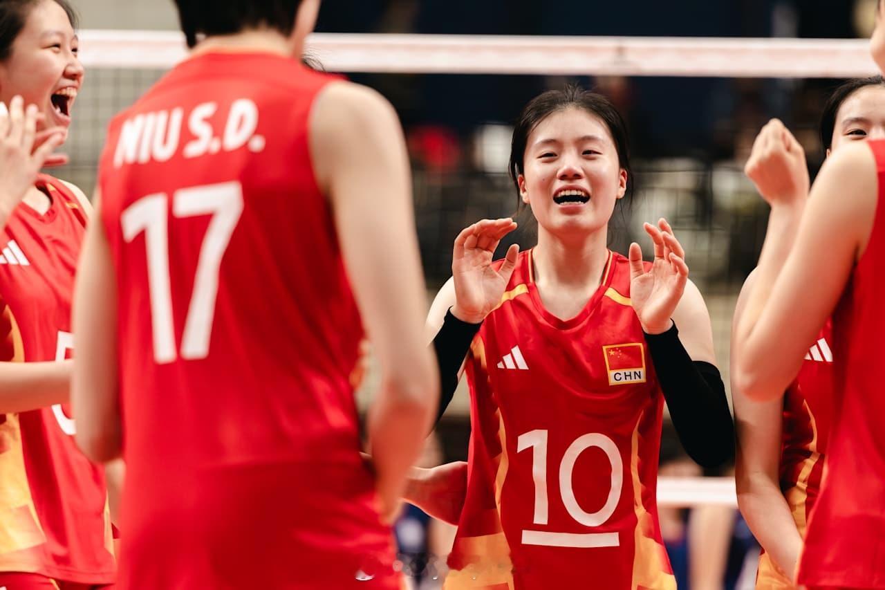 【U17女排世锦赛中国队3-1中国台北获得季军】国际排坛战报速递8月16日智