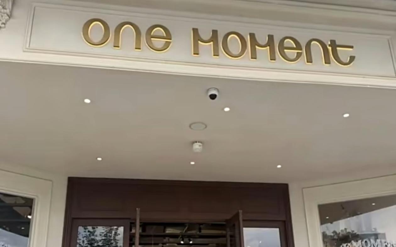 近日，有网友公开反映，其在郑州金融岛银泰inPARKONEMOMENT门店试
