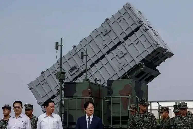 为啥美国敢向台湾提供导弹，而中国却不敢给胡塞武装递一颗子弹？其实，中国不提供武器