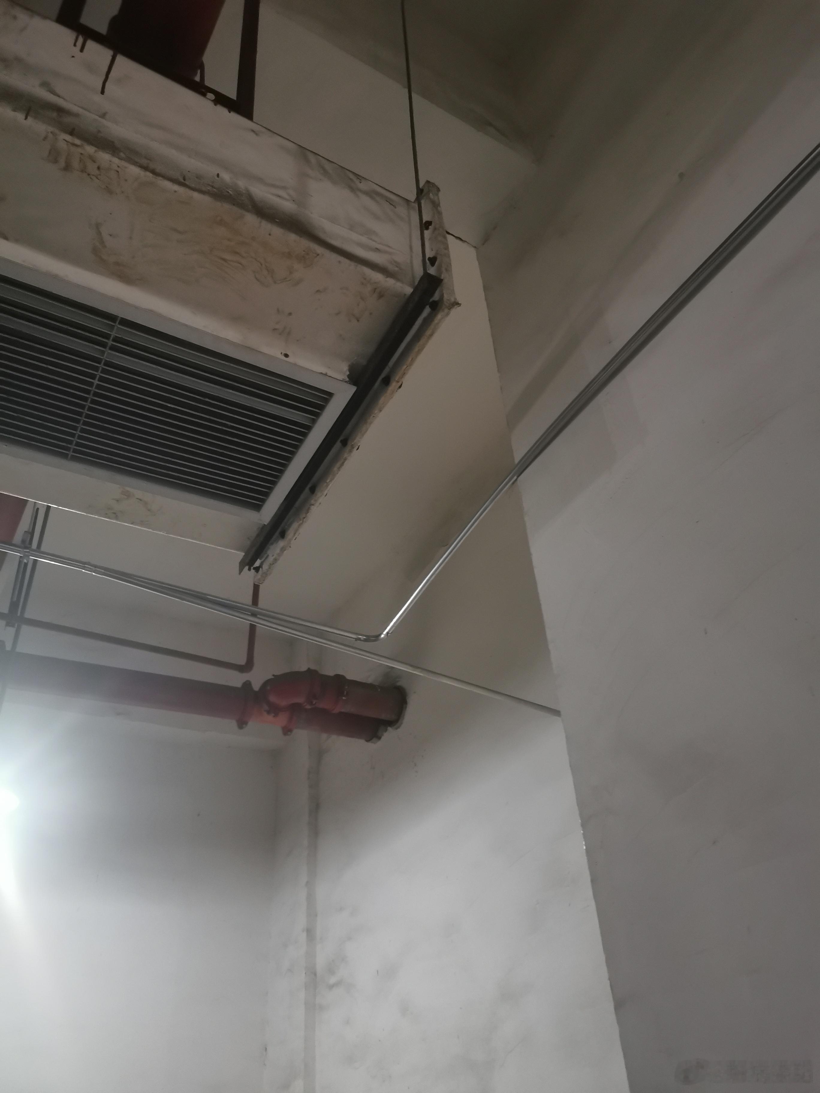 车位充电桩，一定要警惕规划和设计，坑还是特别多，其中之一就是，公共区域的线路规划