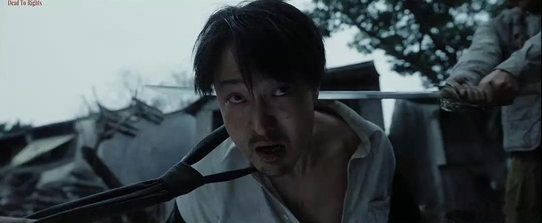 南京照相馆镜头隐喻 被《南京照相馆》的镜头细节折服！王广海起初被扯领带，那领带就