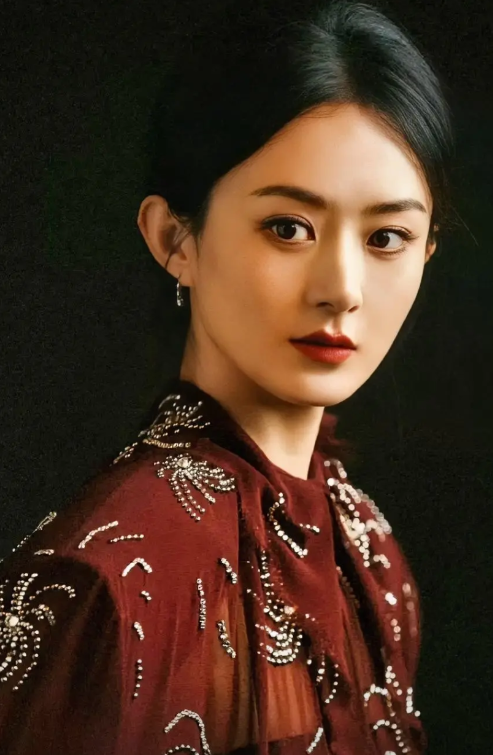赵丽颖估计今晚会睡不着了因为王晶导演采访的一番话，把大家对她的印象又上升到了