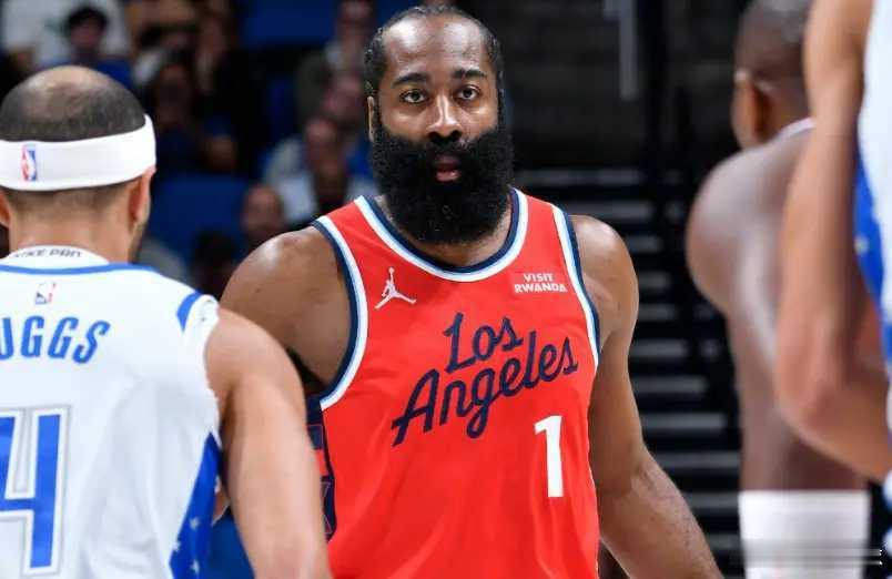 10战9败！快船惨负魔术吞3连败哈登三节31+5+8祖巴茨14+19北京时间1